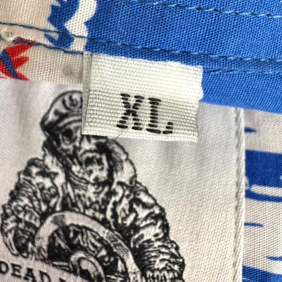 Goonies Dead Man's Isle Sloth Edition First Print Short Sleeve Button Up Mens XL - Picture 9 of 10